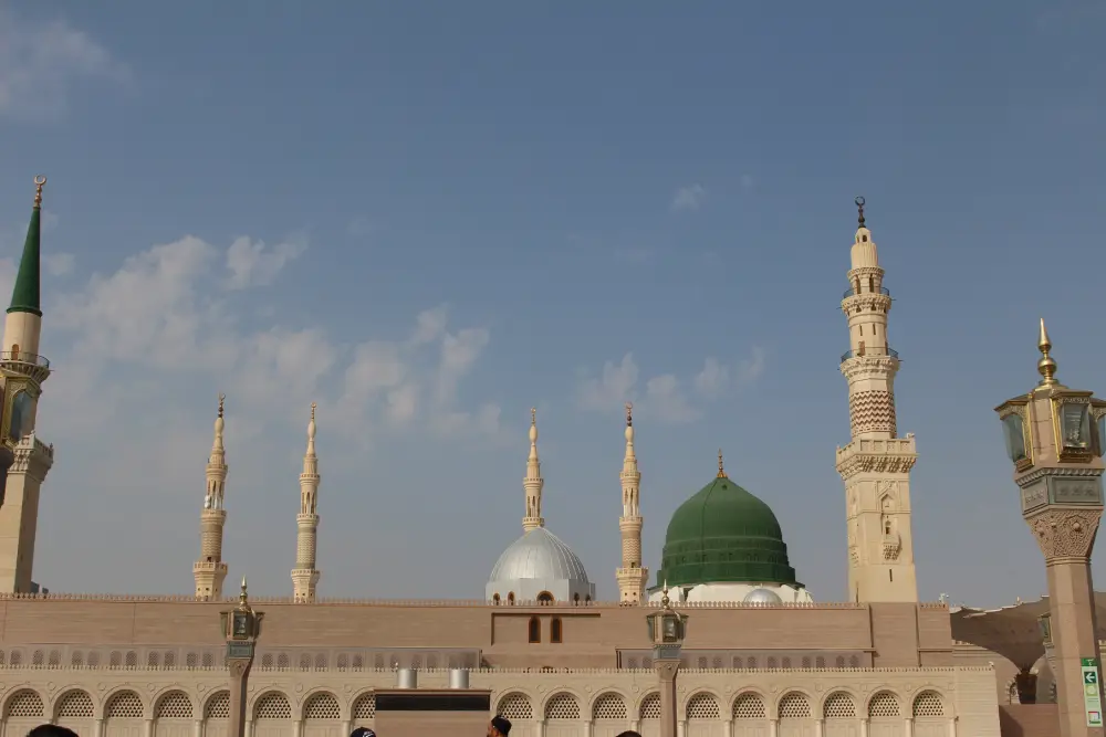 Masjid Nabawi di Madinah